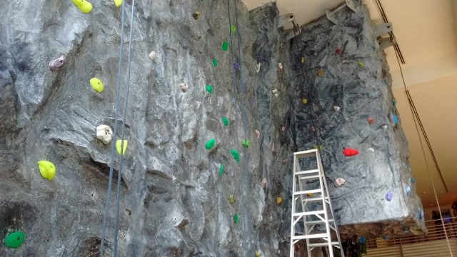 Arrampicata su parete 