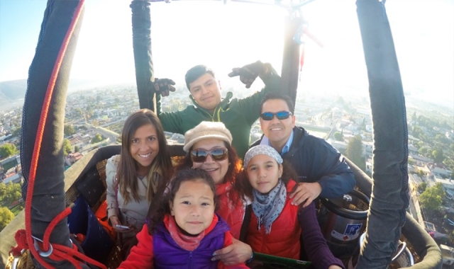  Family flight through Teotihuacan 
