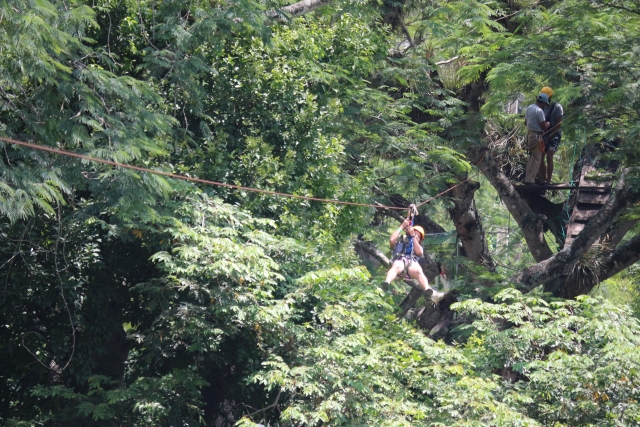  Zip line 