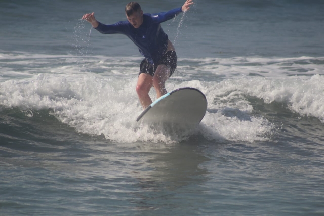 Probando las olas