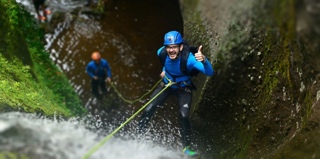  Commencer la descente en rappel 