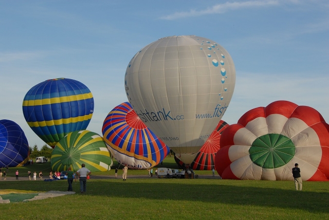 Genießen Sie die Ballons in Teotihuacán 
