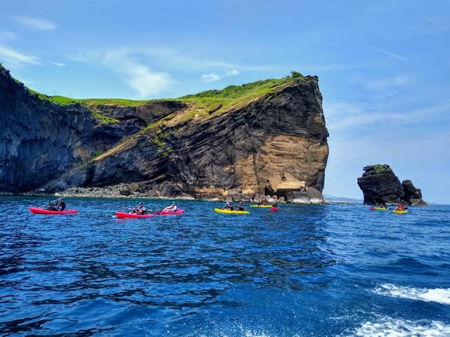  Tour the bay of Roca Partida and delight in the views 