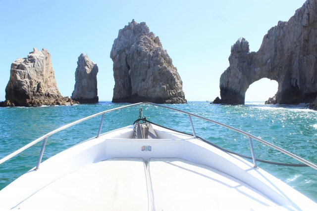  Boat tour 