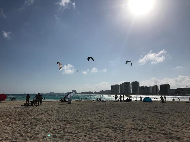  Drachen am Strand setzen 