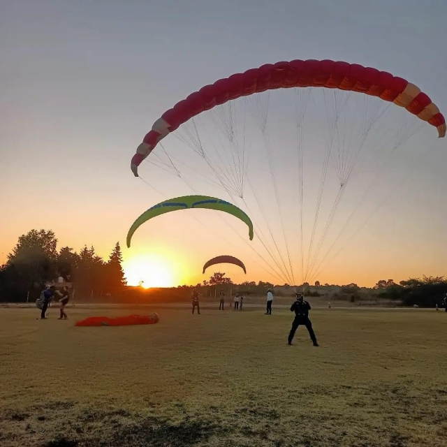  Tramonto con il parapendio 