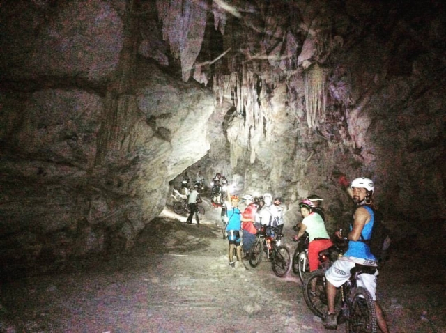  MTB sotto le rocce 