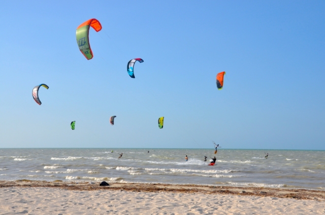 Vive la experiencia del kitesurf