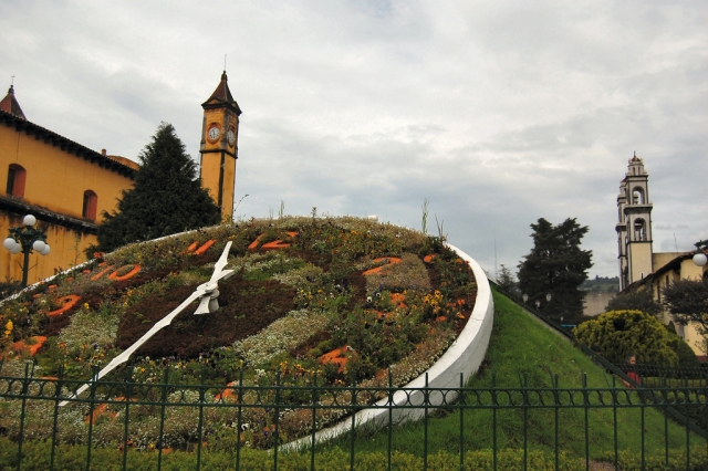 Horloge florale à Zacatlán 