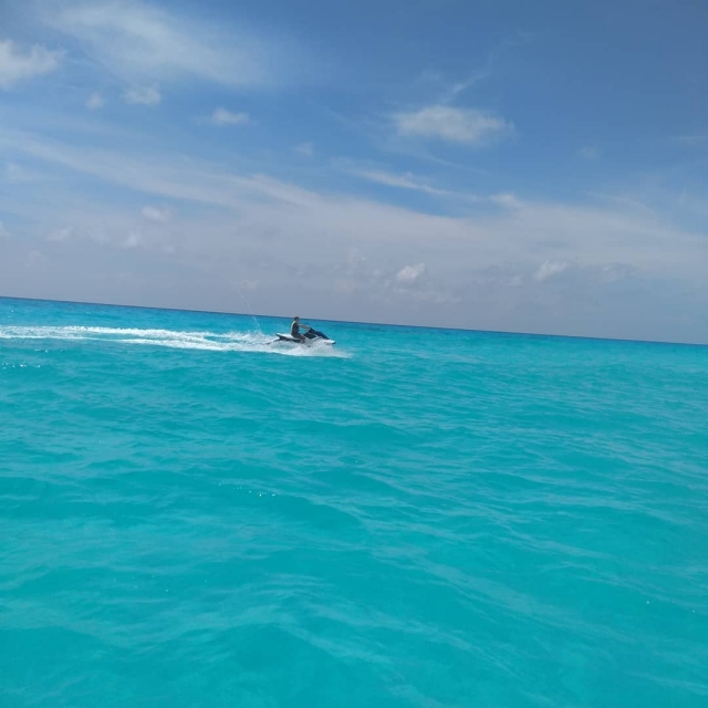  Fahren Sie einen Jetski 