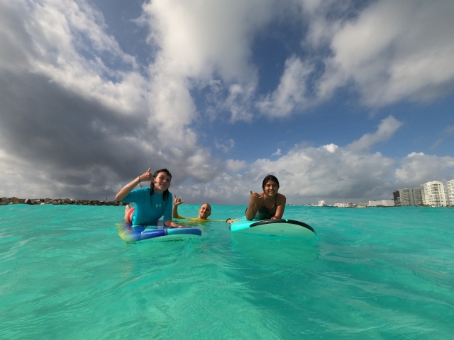  Practicing on the surfboard 