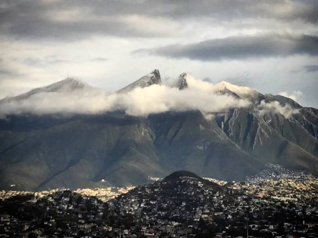  Cerro de la Silla depuis les hauteurs 