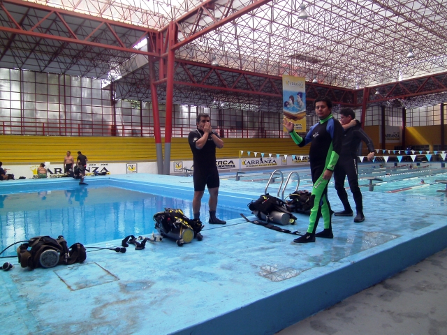 Diving pool 