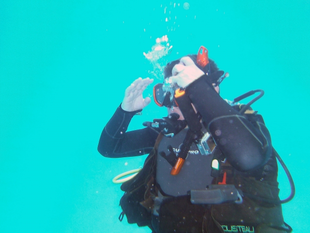  Diving equipment 