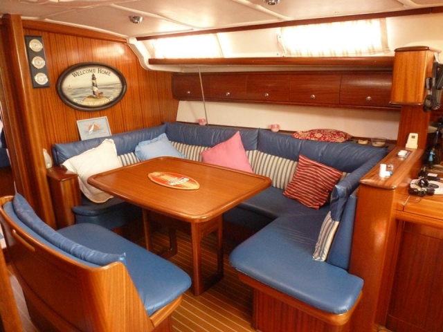 Sala da pranzo in barca a vela 