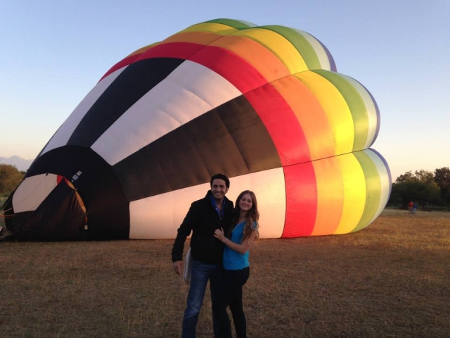 Tomando el vuelo en el amanecer 