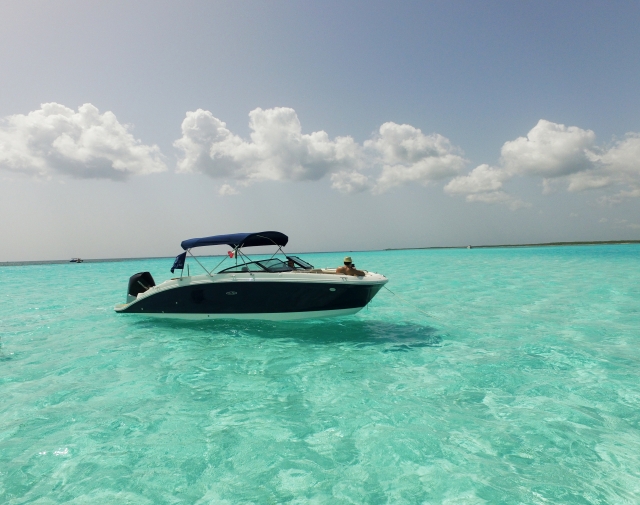  Sailing around the island 