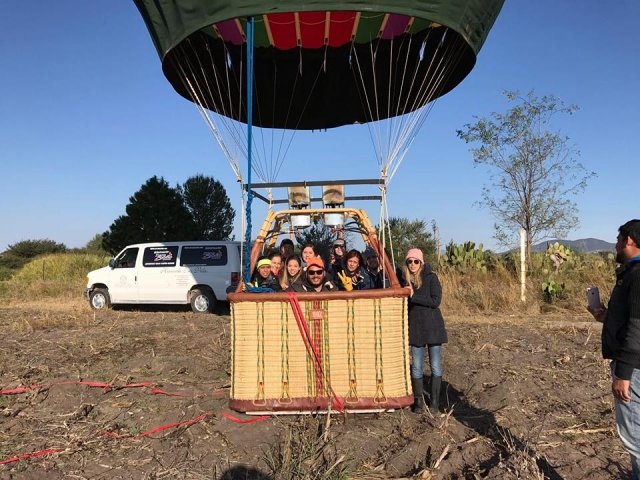  About to take off in the balloon 