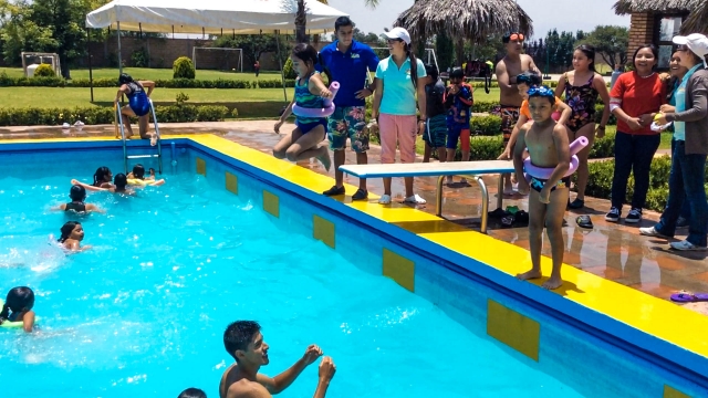 Alle zum Pool 
