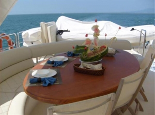 Yate azimut 8 horas Riviera Nayarit