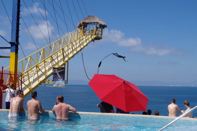  Saut en mer