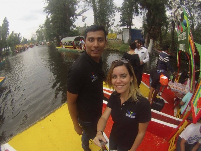  Walk through the canals of xochimilco