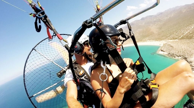 Enjoy paramotor flight 