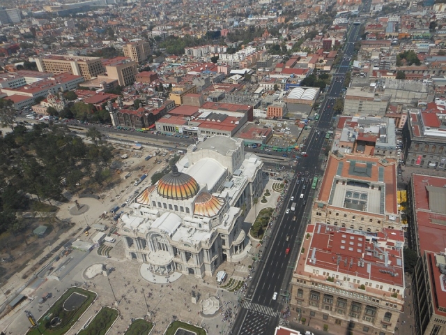 Elicottero in città 