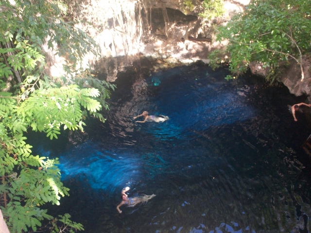  Niente nel cenote