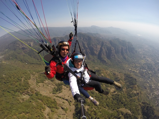 Volare con parapendii professionisti 