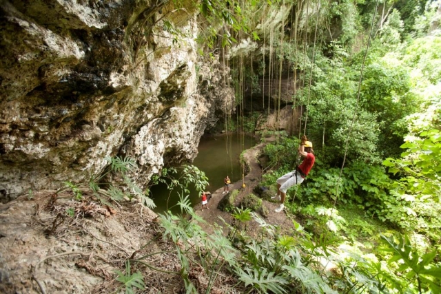  Rappel in cenote 