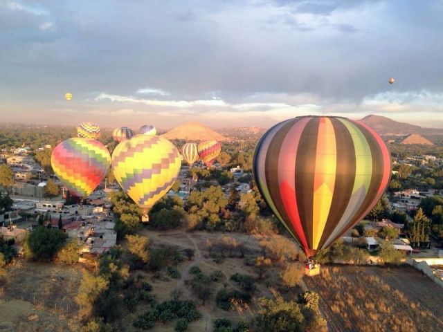  Fly over the pyramids 
