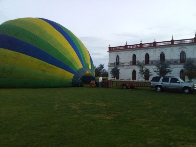  Inflating the balloon 