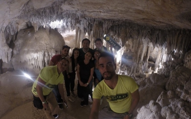  Promenade dans les grottes 