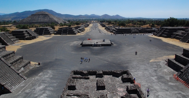  Tour of the archaeological zone 