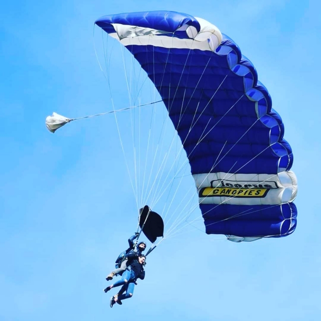 Parachute jump 
