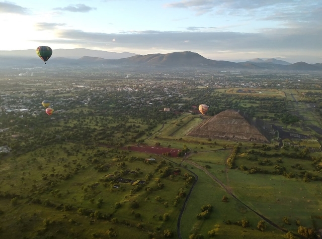  Volare in mongolfiera a Teotihuacán 