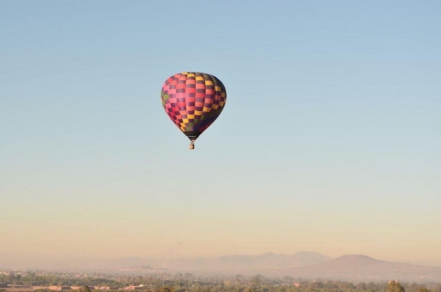  Exclusive flight in Teotihuacan 