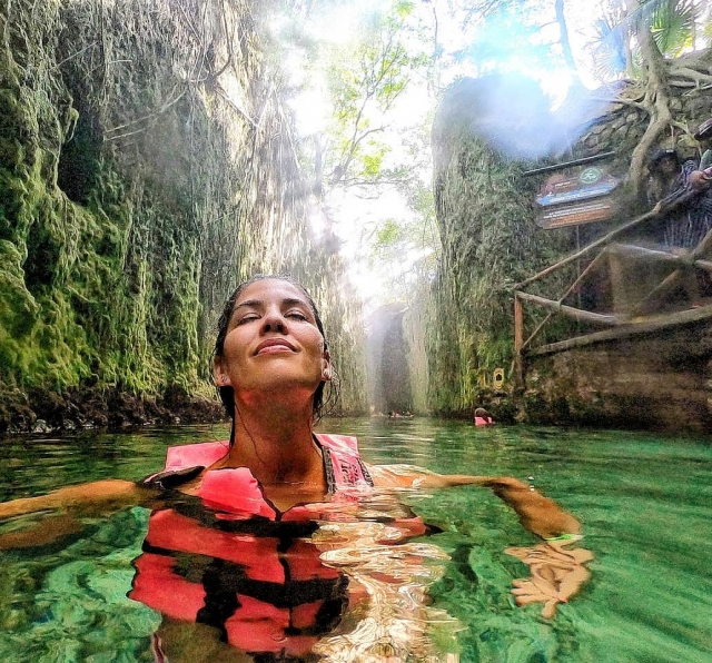  desfrutando de Cenote 