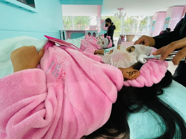  儿童水疗中心 