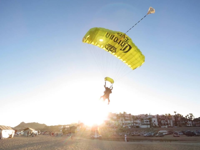  parachute jaune 