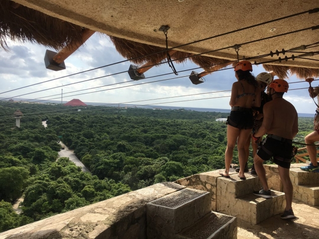 vive la experiencia en tirolesa