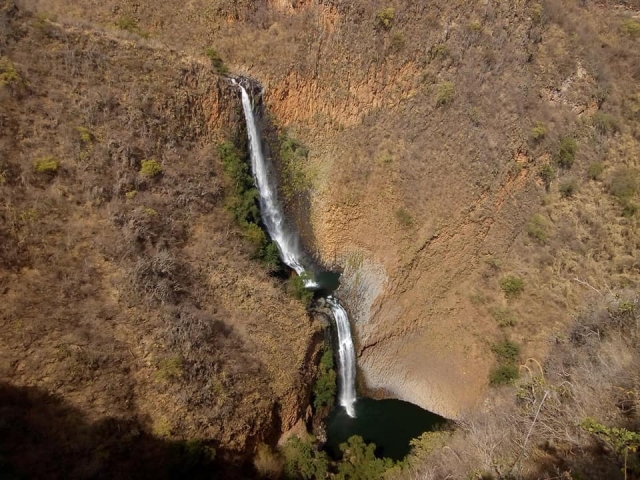 Extensive waterfall 