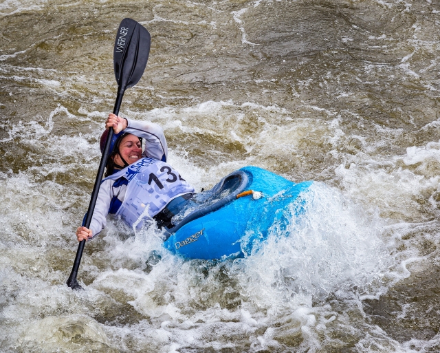 canoas por los rapidos