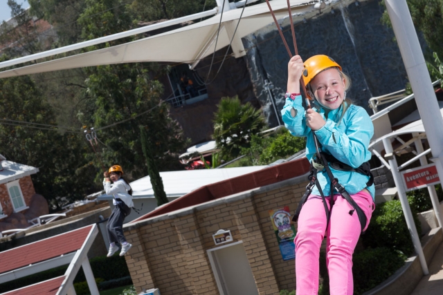  Zip line 