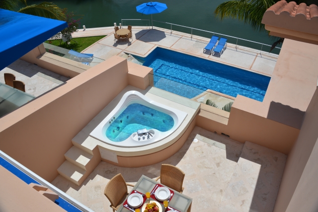  Jacuzzi 