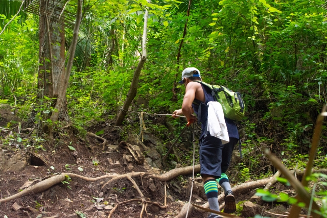  Mini escalando pela montanha 