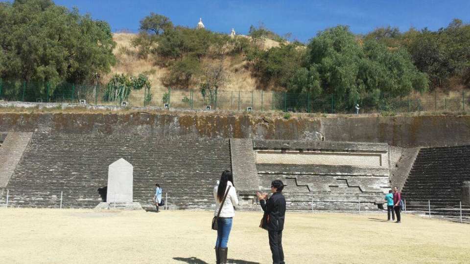 参观金字塔基地 参观金字塔基地