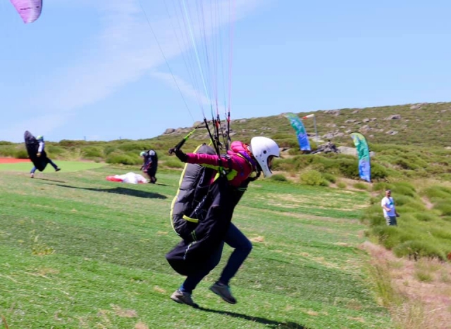  Decollo in parapendio 