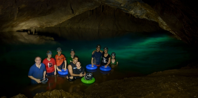  submerso na caverna
